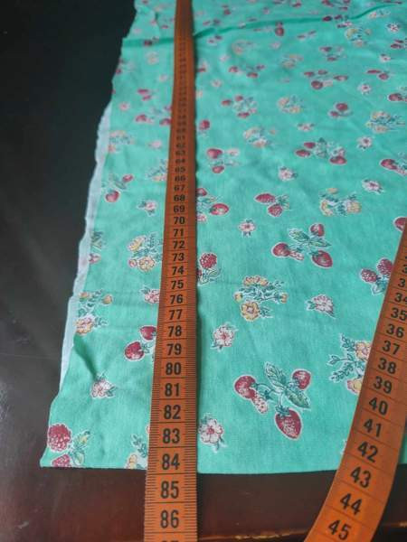 Trikookangaspala mansikka kuviolla 107 x 168 cm, Hki-Klaukkala 5 euroa Helsinki - valokuva 3