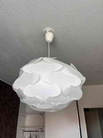 Valkoinen lamppu Рованиеми