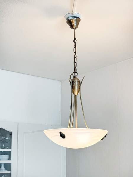 Kattovalaisin Kaarina - valokuva 1