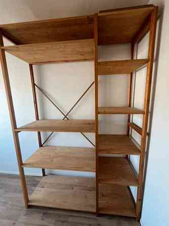 Puinen syvä hyllykkö (varattu) Helsinki