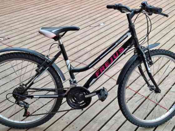 Tyttöjen 24 tuumainen vaihdepyörä Nivala