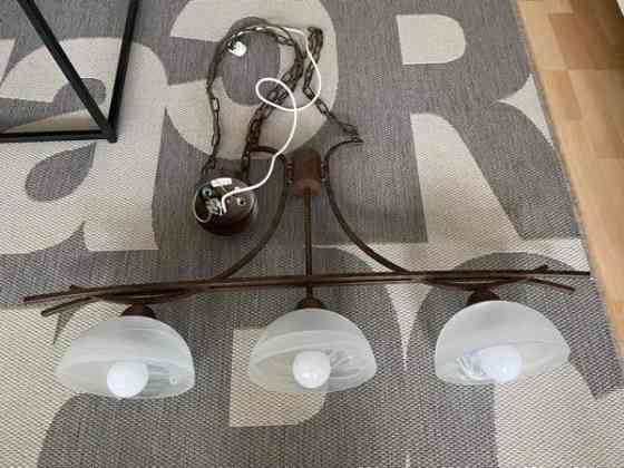 Valaisin korkeaan kattoon Пори