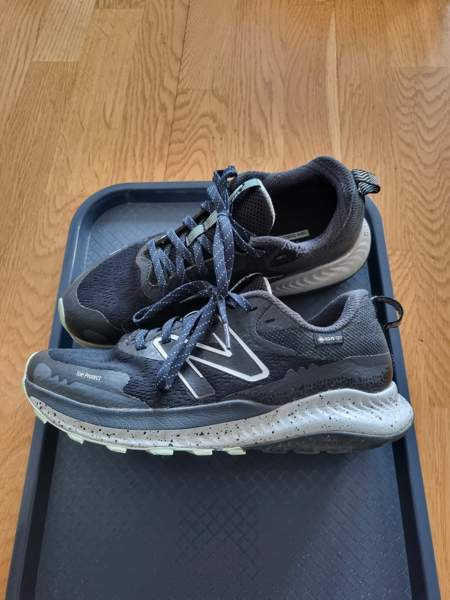 Vähän käytetyt maastojuoksukengät koko 40,5 Nokia - valokuva 1