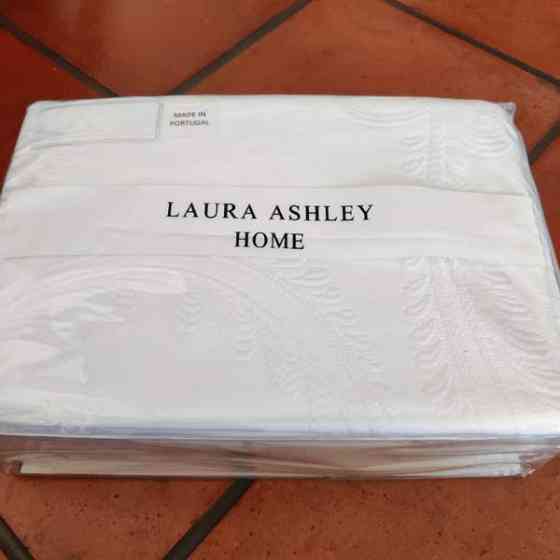 Laura Ashley parisängyn pussilakana ja tyynyliinat UUDET Lempaeaelae