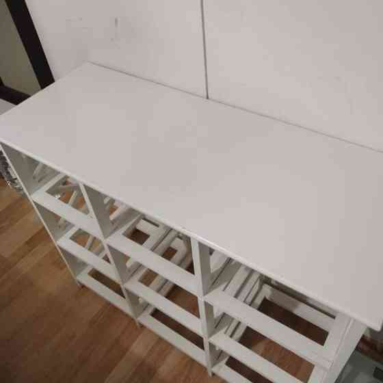 Valkoinen hyllykkö Оулу