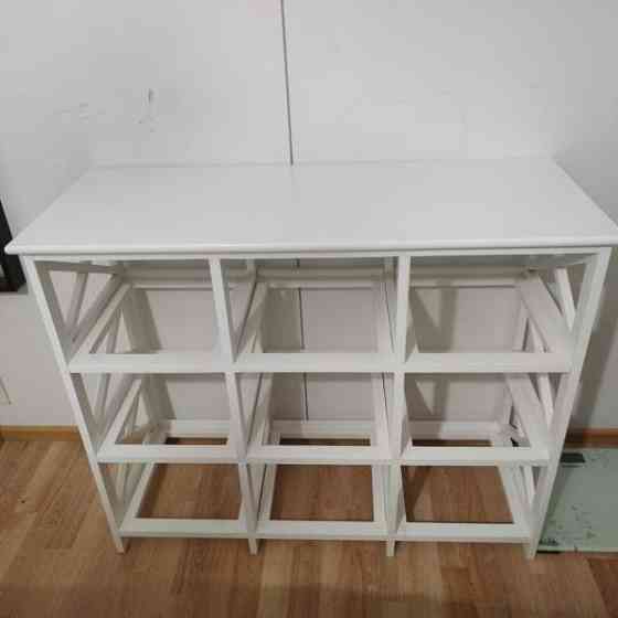 Valkoinen hyllykkö Оулу