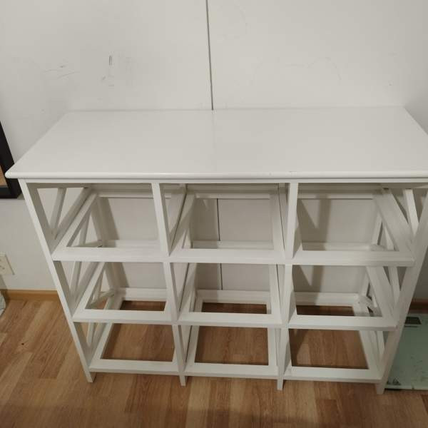 Valkoinen hyllykkö Oulu – foto 2