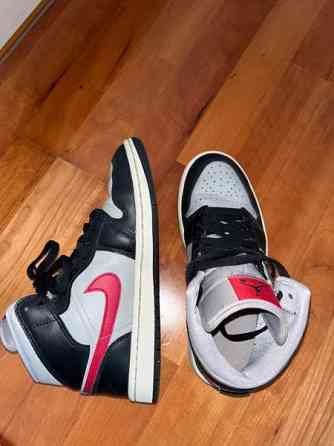 Nike Air Jordan 1 Mid kengät Oulu