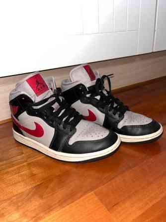 Nike Air Jordan 1 Mid kengät Oulu