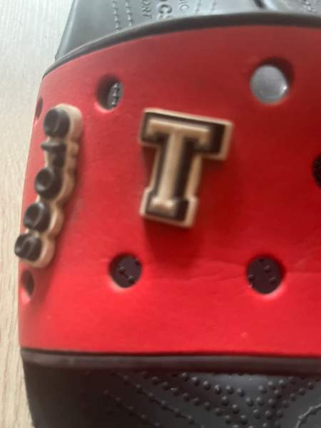 Pirteän väriset Crocs sandaalit ! Helsinki - valokuva 3