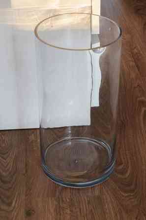 Suuri lasivaasi Kaarina