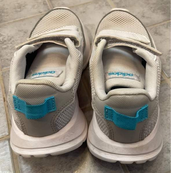 Lasten Adidas lenkkarit Силинъярви - изображение 4