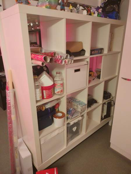 Valkoinen Ikea Expedit 4x4 hylly Kallax alustalla Tampere - photo 1