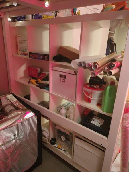 Valkoinen Ikea Expedit 4x4 hylly Kallax alustalla Tampere - photo 2