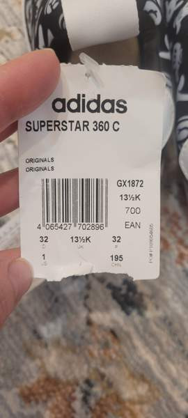 Uudet adidas lenkkarit Helsinki - valokuva 4