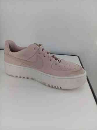 Nike air force vaaleanpunainen Рованиеми