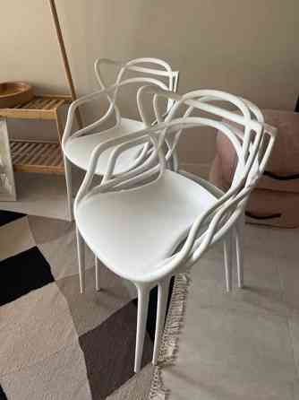 Valkoiset tuolit Helsinki