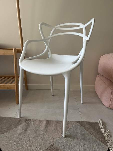 Valkoiset tuolit Helsinki - изображение 1