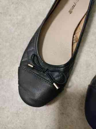 Tumman siniset balleriinat Kuopio