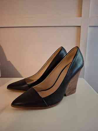 Aldo kiilakorkokengät koko 39 Jaervenpaeae