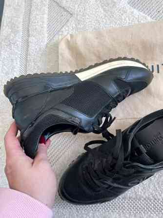 Louis Vuitton Runaway sneakers Haemeenlinna