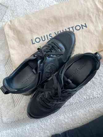 Louis Vuitton Runaway sneakers Haemeenlinna