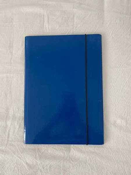 Sininen tukeva kansio / kulmalukkokansio, kuin uusi Espoo - valokuva 1