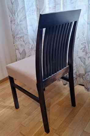 Pehmustettu tukeva tuoli Kaarina