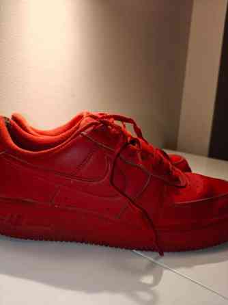 Punaiset Air Force 1 koko 44 Espoo