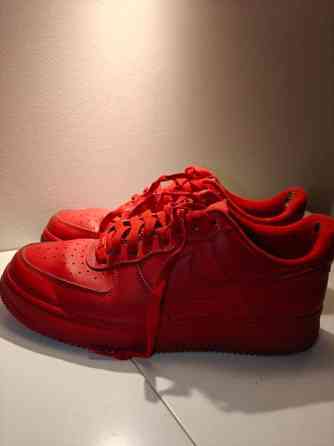 Punaiset Air Force 1 koko 44 Espoo