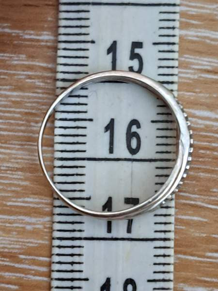 Valkokultainen sormus pienillä timanteilla Oulu - photo 5