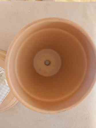 Pääsiäisaiheinen saviruukku Helsinki