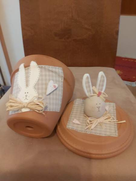 Pääsiäisaiheinen saviruukku Helsinki - valokuva 2