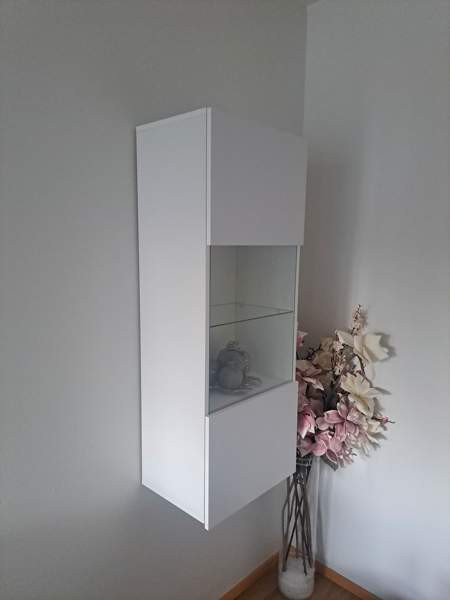 Myydään kaksi valkoista vitriinikaappia yhteensä Helsinki - изображение 5