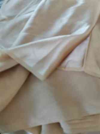 Kullanvärinen silkkikangas Эспоо