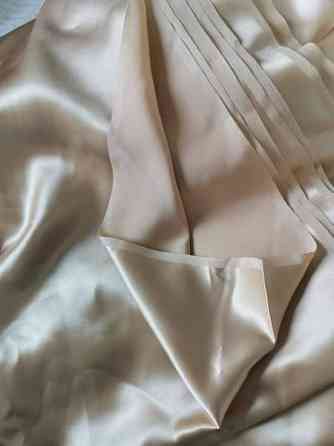 Kullanvärinen silkkikangas Эспоо