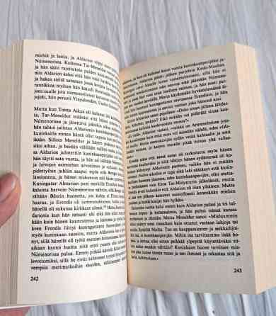 Keskeneräisten tarujen kirja J.R.R. Tolkien pokkari Tampere