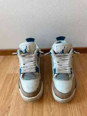 Jordan 4 Military Blue (Aidot) Helsinki