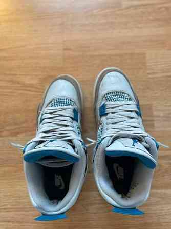 Jordan 4 Military Blue (Aidot) Helsinki