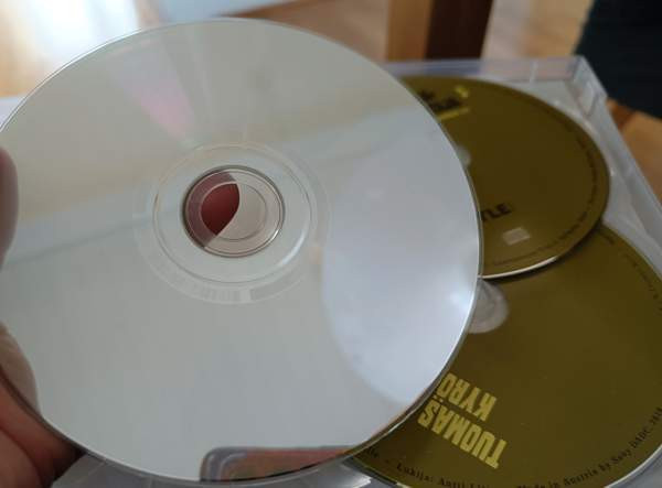 CD äänikirja: Tuomas Kyrö: Mielensä pahoittaja Yloejaervi – foto 3