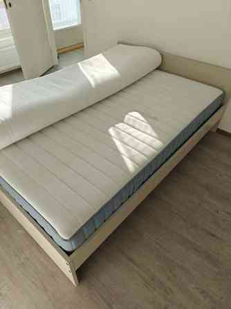 Sänky ja patjat runko patjassa kahvitahra muuten ok kuntoinen Pirkkala