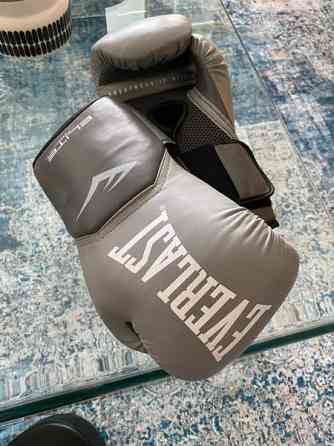 Nyrkkeilyhanskat 12oz ja pistarit Espoo