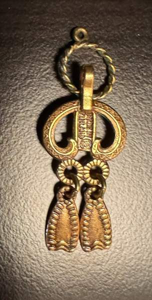 Kalevala Koru Viipurinrinkilä riipus. Pronssia. Ei ketjua. Оулу - изображение 2