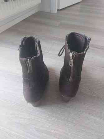 hyvässä kunnossa olevat minisaappaat Helsinki