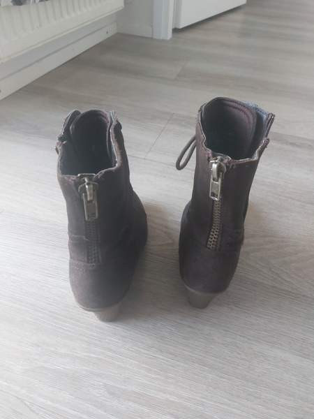 hyvässä kunnossa olevat minisaappaat Helsinki - изображение 6