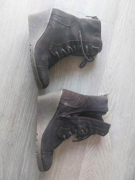 hyvässä kunnossa olevat minisaappaat Helsinki - изображение 5