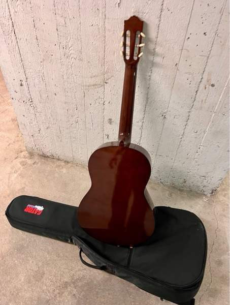 Akustinen kitara kantopussilla Jyvaeskylae - photo 3