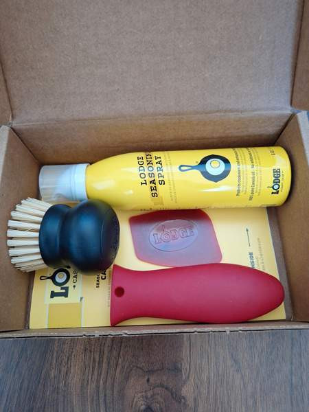 Uusi valurautapannun hoitosetti Pirkkala - valokuva 2