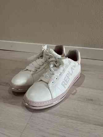 Tyttöjen tennarit Helsinki