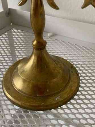 Kullanvärinen kynttelikkö Рованиеми